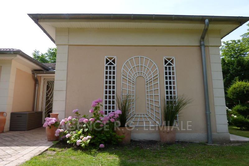 Maison - 166 m² - 8 pièces