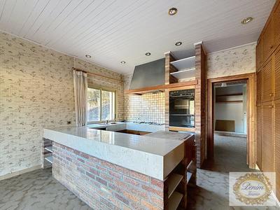 Villa - 390 m² - 6 pièces