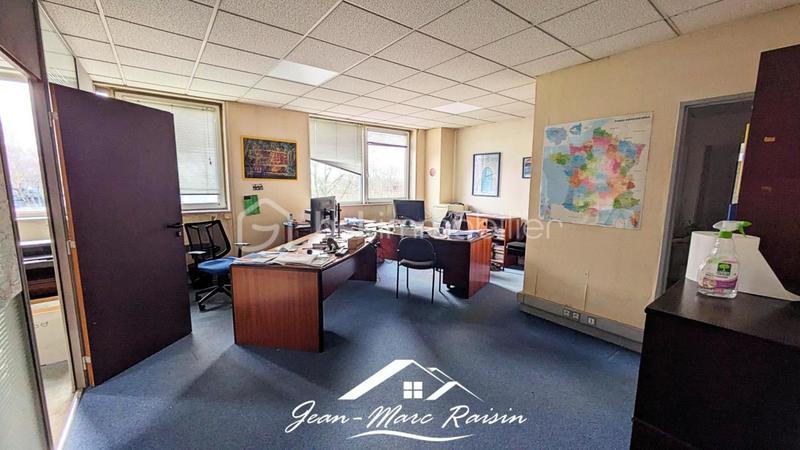 Local d'activité / Entrepôt - 326 m² - 99 pièces