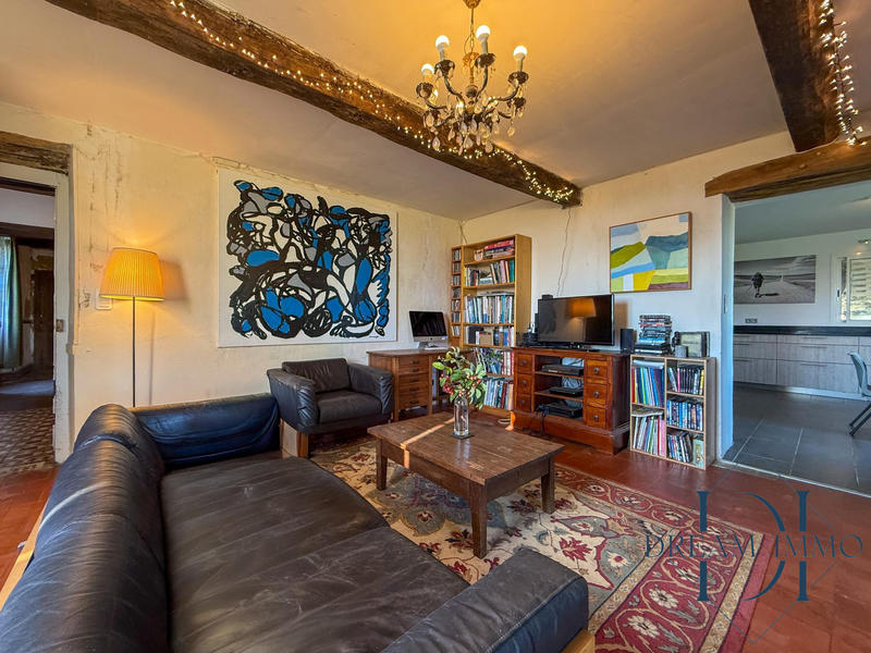 Maison - 273 m² - 9 pièces