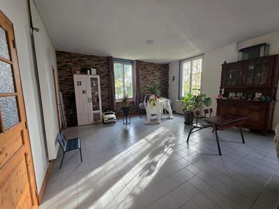 Maison - 310 m² - 8 pièces