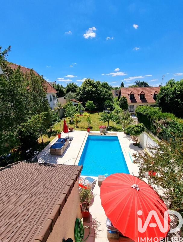 Maison - 180 m² - 7 pièces