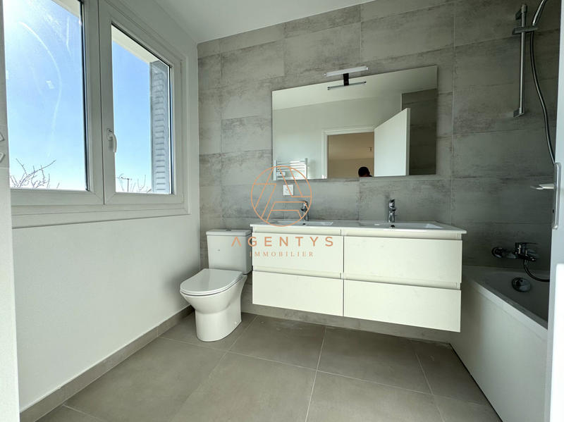 Appartement - 95 m² - 5 pièces