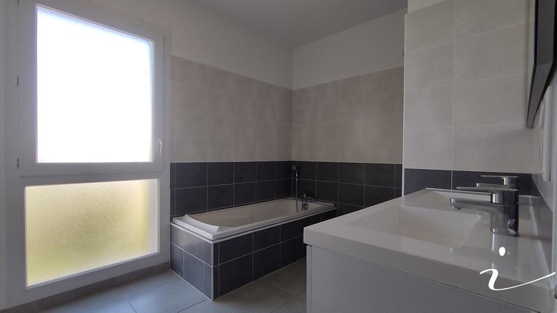 Maison - 83 m² - 4 pièces