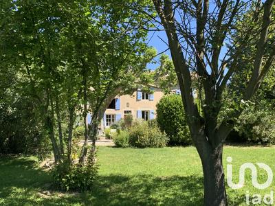 Maison - 243 m² - 8 pièces
