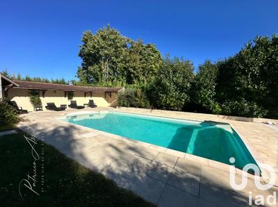 Maison - 227 m² - 9 pièces