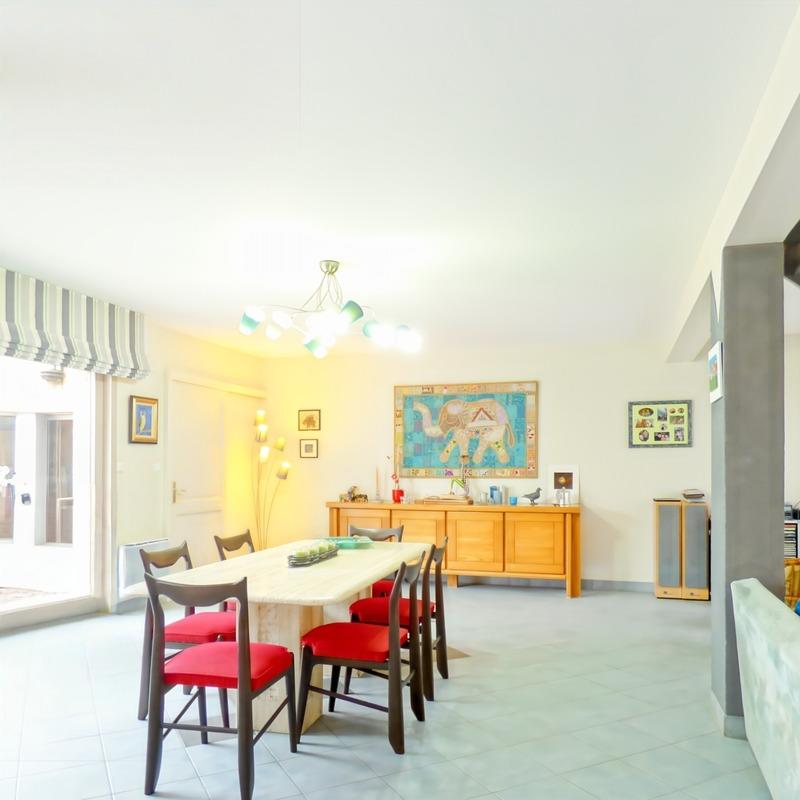 Maison d'architecte - 250 m² - 8 pièces