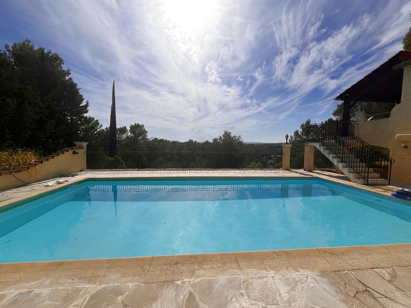 Villa - 155 m² - 6 pièces