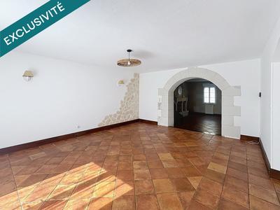 Maison - 202 m² - 7 pièces