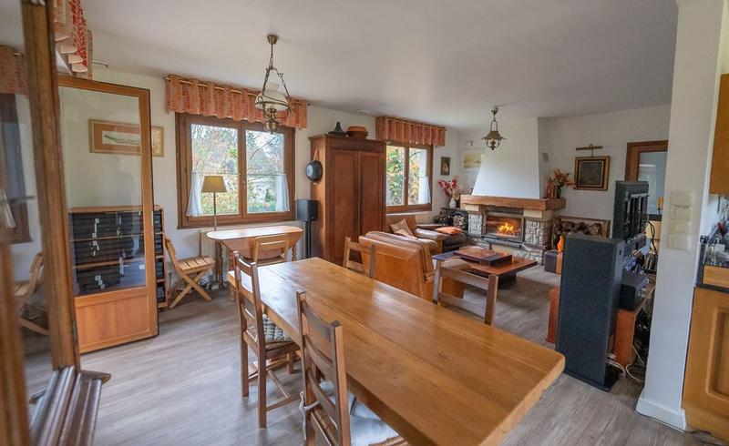 Maison - 243 m² - 9 pièces