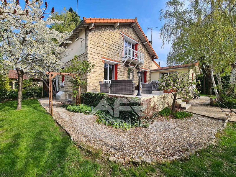 Maison - 177 m² - 6 pièces