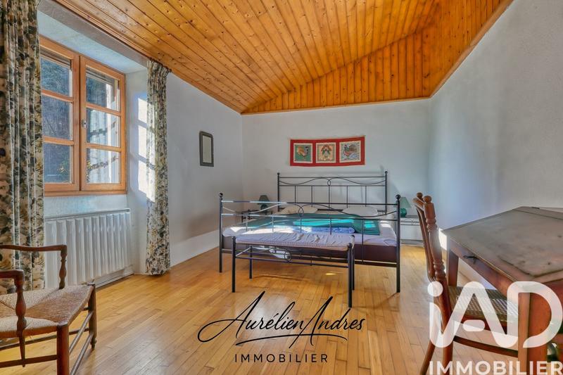 Maison - 214 m² - 6 pièces