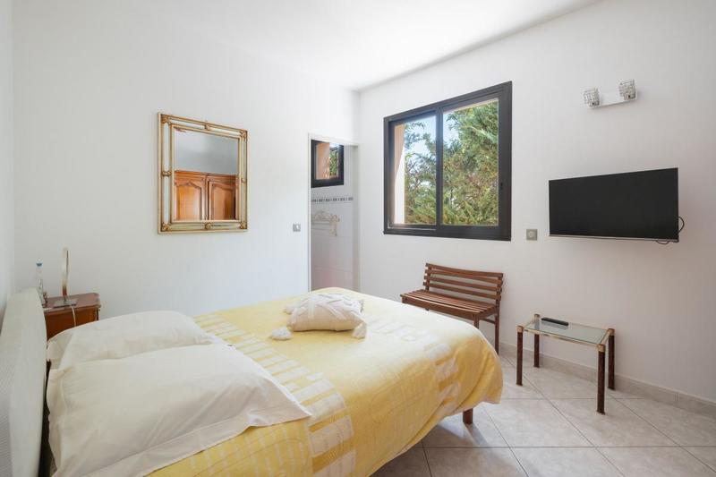 Maison - 210 m² - 5 pièces