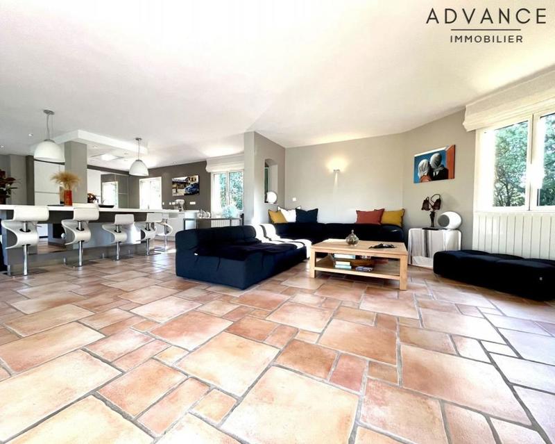 Maison - 172 m² - 6 pièces