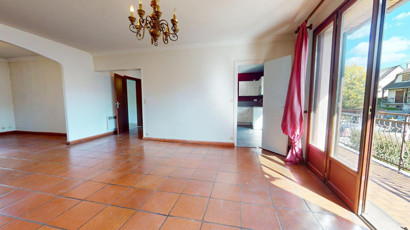 Maison - 250 m² - 11 pièces