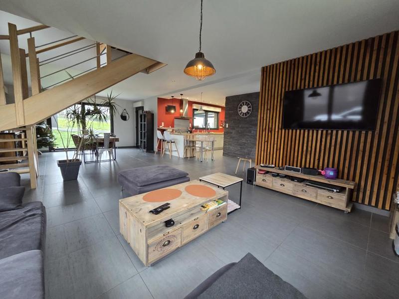 Pavillon - 150 m² - 6 pièces