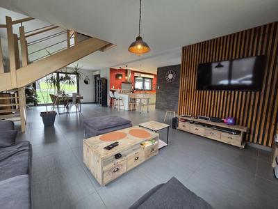 Pavillon - 150 m² - 6 pièces