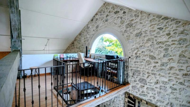 Propriété - 237 m² - 6 pièces