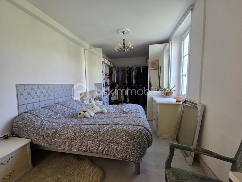 Propriété - 245 m² - 7 pièces