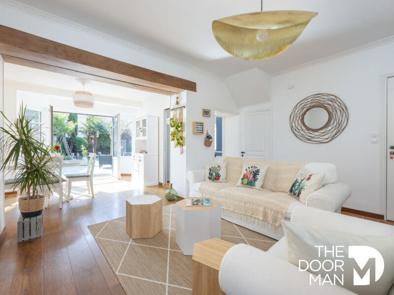 Demeure - 137 m² - 5 pièces