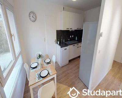 Chambre - 70 m² - 1 pièce