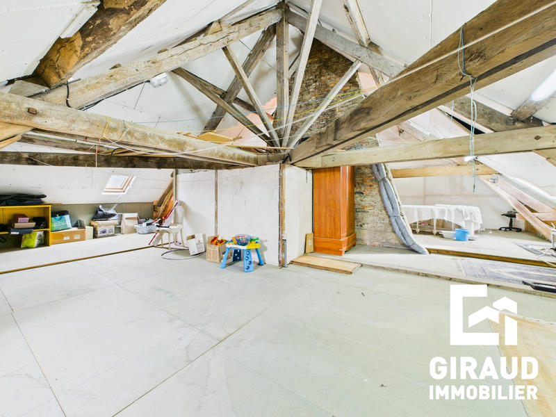 Maison - 208 m² - 7 pièces