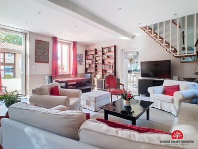 Maison - 275 m² - 8 pièces