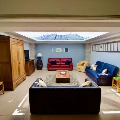 Maison - 1 270 m² - 34 pièces