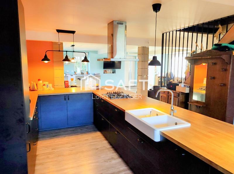 Maison - 208 m² - 7 pièces