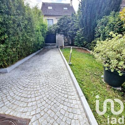 Maison - 136 m² - 9 pièces