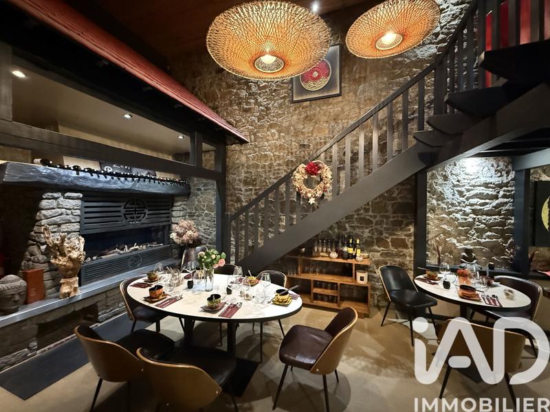 Maison - 301 m² - 13 pièces