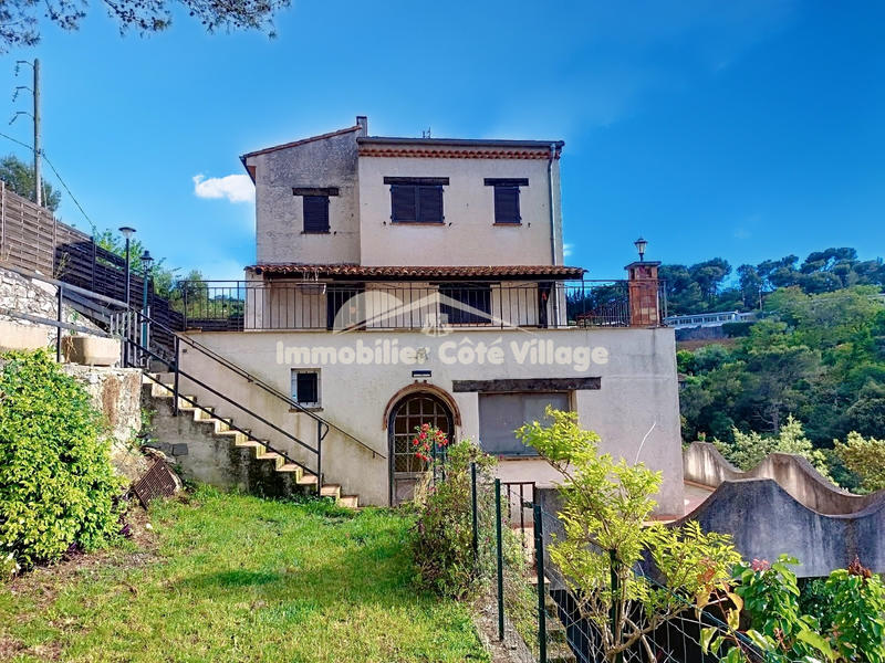 Propriété - 208 m² - 8 pièces