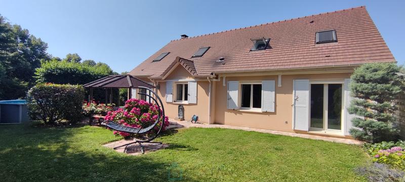 Maison - 220 m² - 8 pièces
