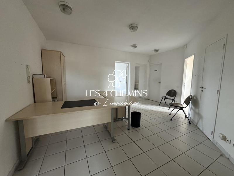 Local commercial - 77 m² - 4 pièces