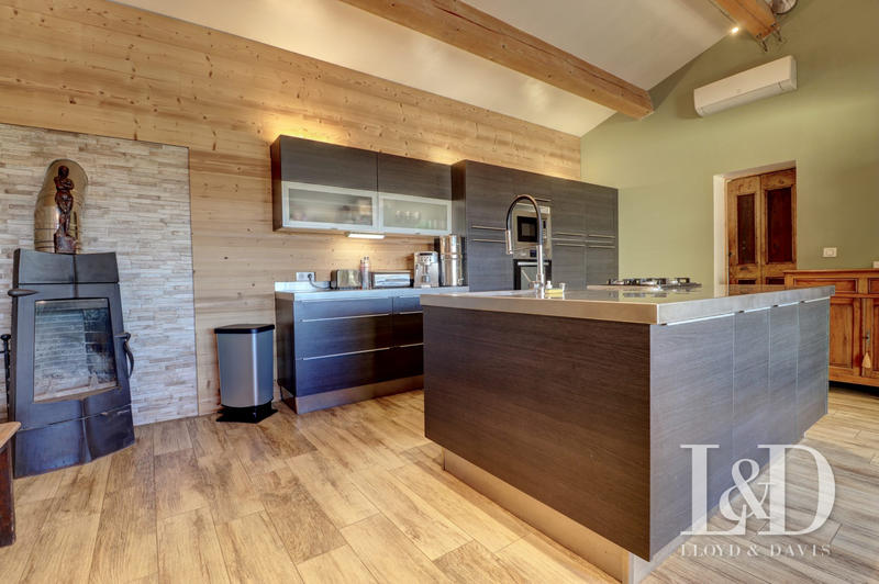 Mas - 250 m² - 9 pièces