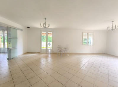 Maison - 212 m² - 7 pièces