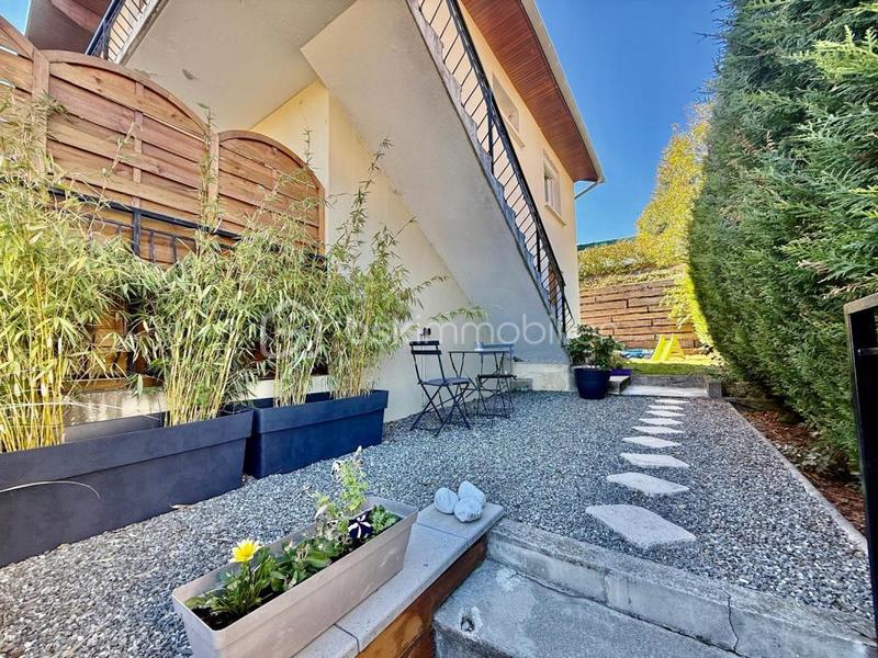 Appartement - 84 m² - 4 pièces