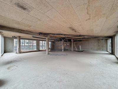 Local commercial - 384 m²