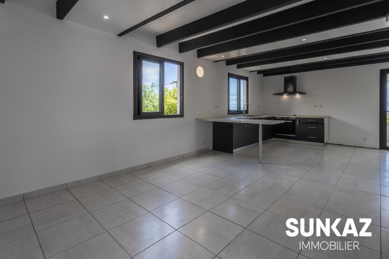 Maison - 93 m² - 5 pièces