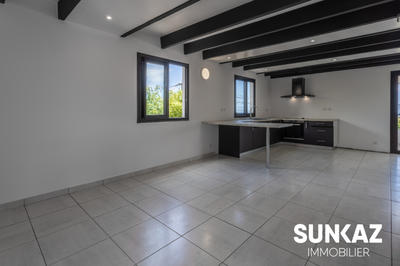 Maison - 93 m² - 5 pièces