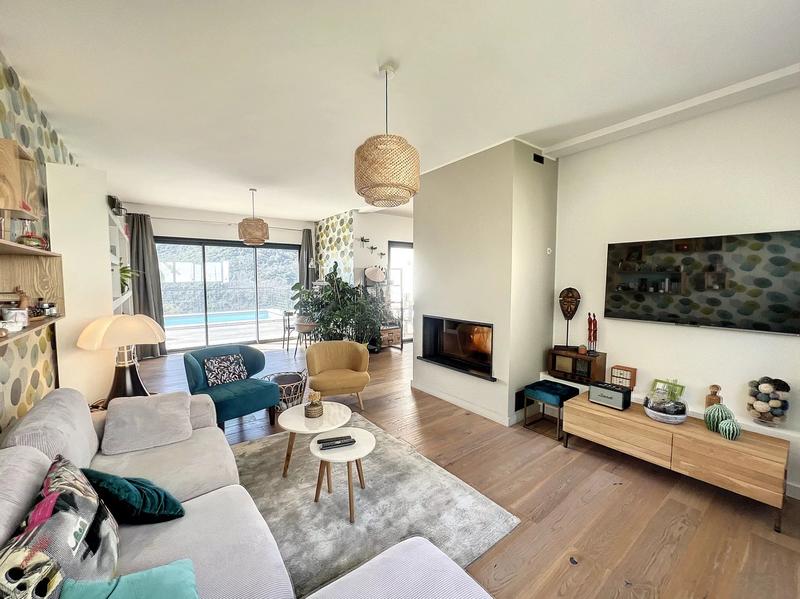 Maison - 195 m² - 5 pièces