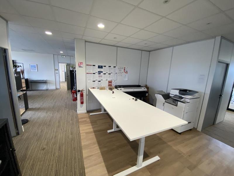 Bureau - 860 m²