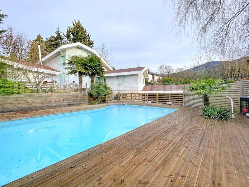 Maison - 184 m² - 7 pièces