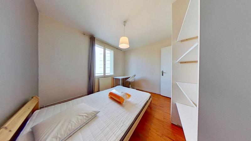 Appartement - 79 m² - 5 pièces