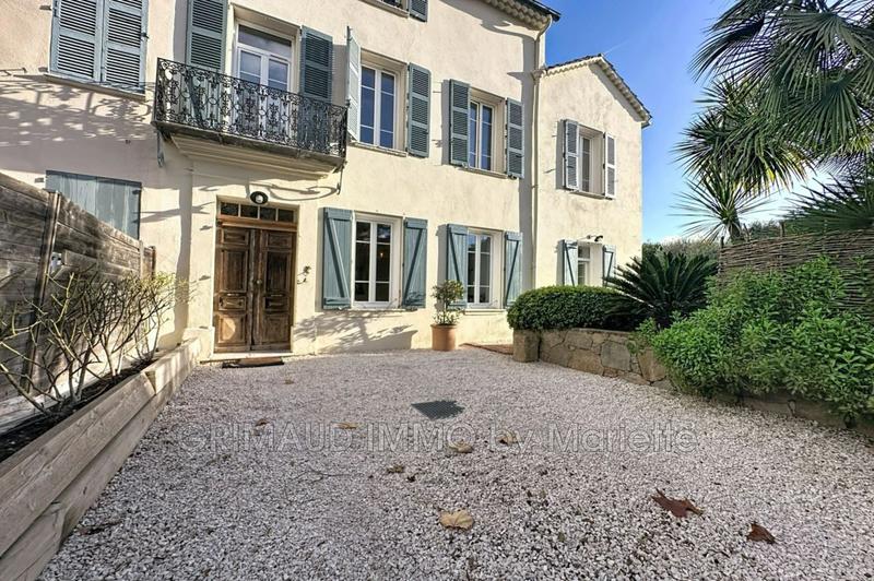 Maison - 141 m² - 5 pièces