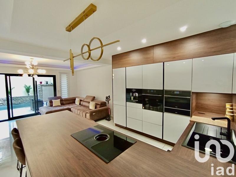 Maison - 137 m² - 4 pièces