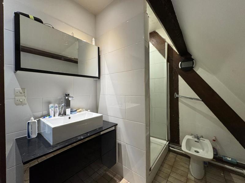 Maison - 218 m² - 9 pièces