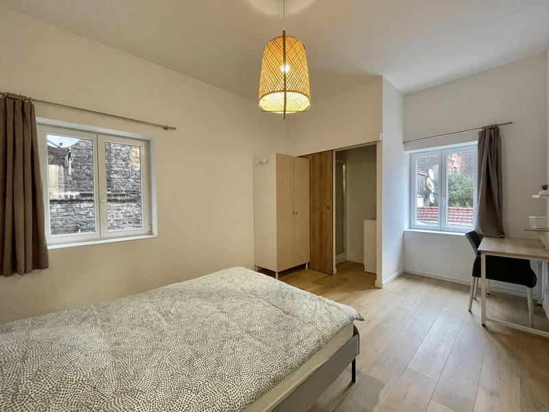 Maison - 205 m² - 9 pièces