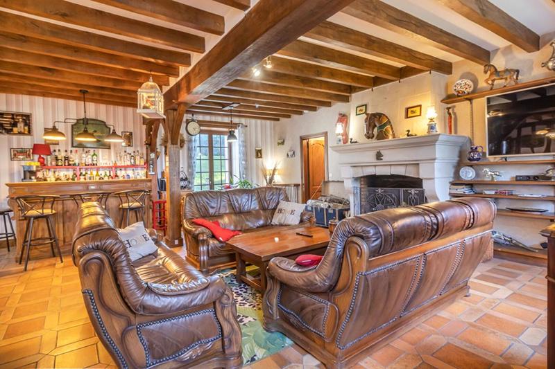 Maison - 210 m² - 6 pièces