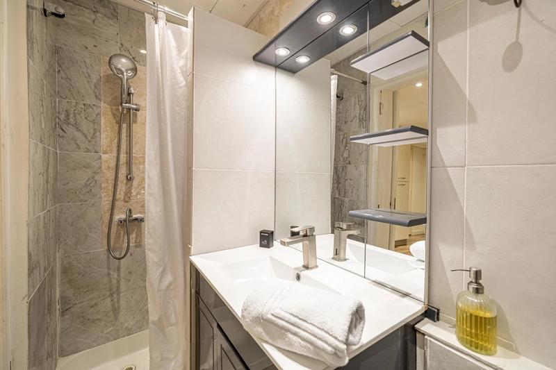 Villa - 256 m² - 8 pièces